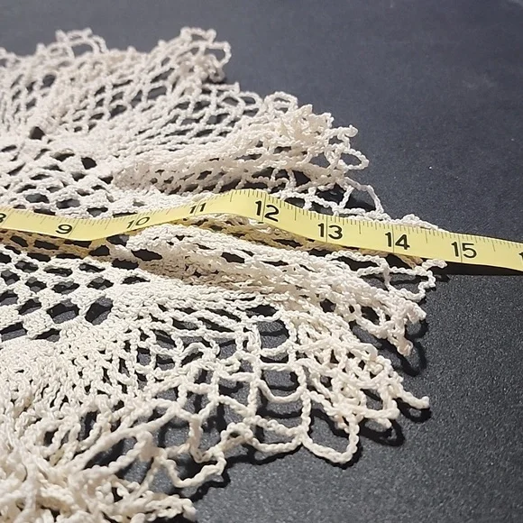 VINTAGE  HANDMADE  CROCHETED  DOLLIE. - Picture 3 of 3